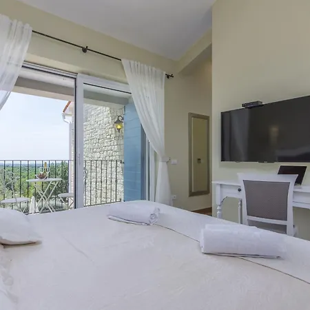 Sterpazzi For 8 People Near Porec With 38 M2 Heated Pool, Sea View & Wellness *