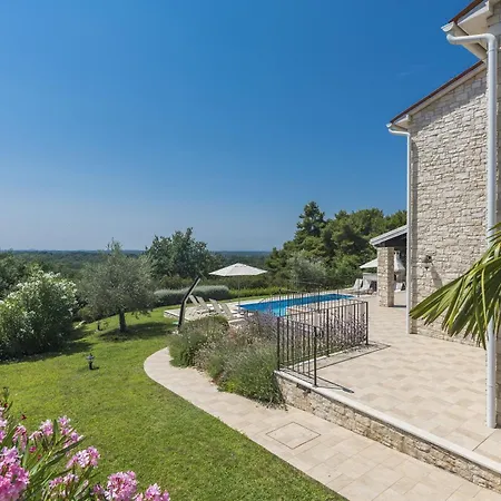Sterpazzi For 8 People Near Porec With 38 M2 Heated Pool, Sea View & Wellness * Višnjan