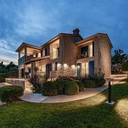 فيلة Sterpazzi For 8 People Near Porec With 38 M2 Heated Pool, Sea View & Wellness