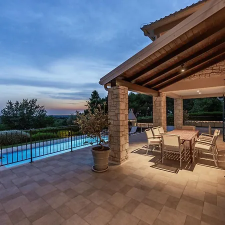 Sterpazzi For 8 People Near Porec With 38 M2 Heated Pool, Sea View & Wellness
