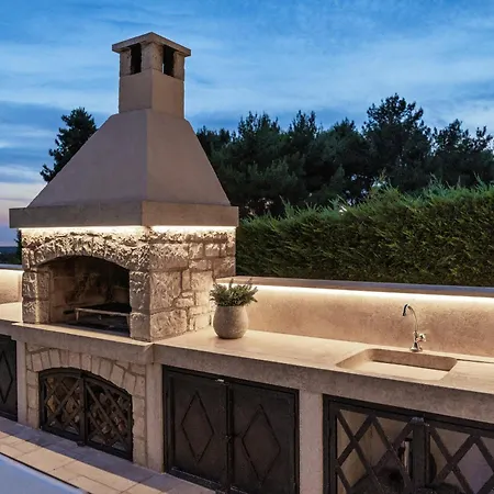 Sterpazzi For 8 People Near Porec With 38 M2 Heated Pool, Sea View & Wellness * Višnjan