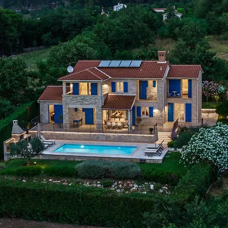 فيلة Sterpazzi For 8 People Near Porec With 38 M2 Heated Pool, Sea View & Wellness *